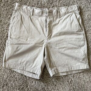 Uniqlo men’s chino shorts 7”